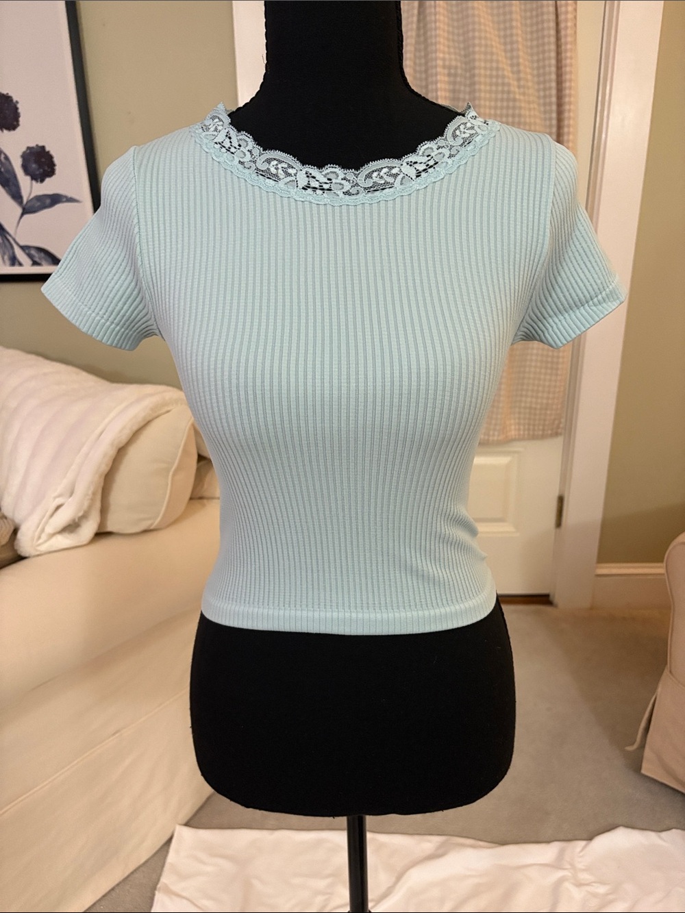Pink Republic Mint Ribbed Lace-Trim Crop Top